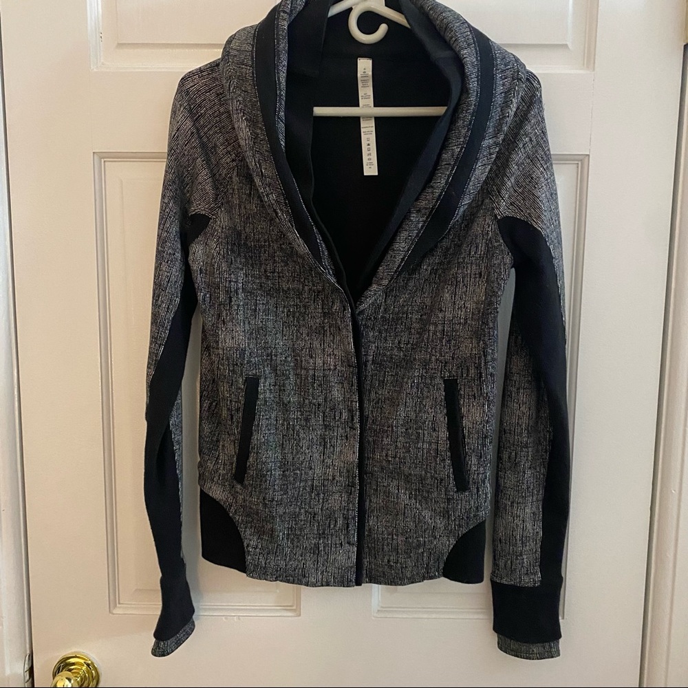 RARE LIKE NEW Lululemon Cardigan